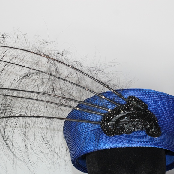 Vintage 1960s sculptured blue pillbox feather hat main image 4